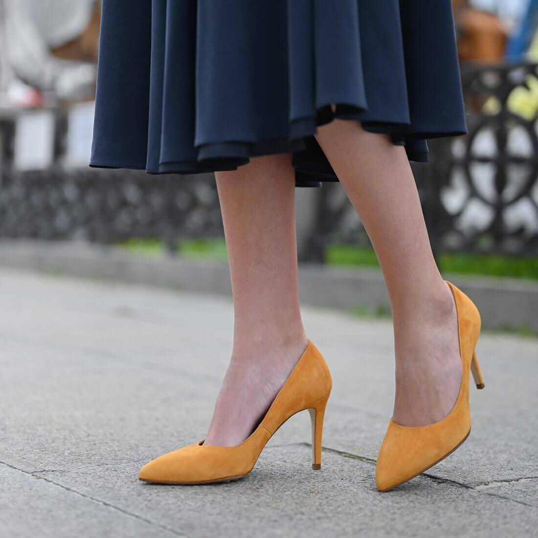 Julia Pumps Honey Beige Suede 80 — photo 4